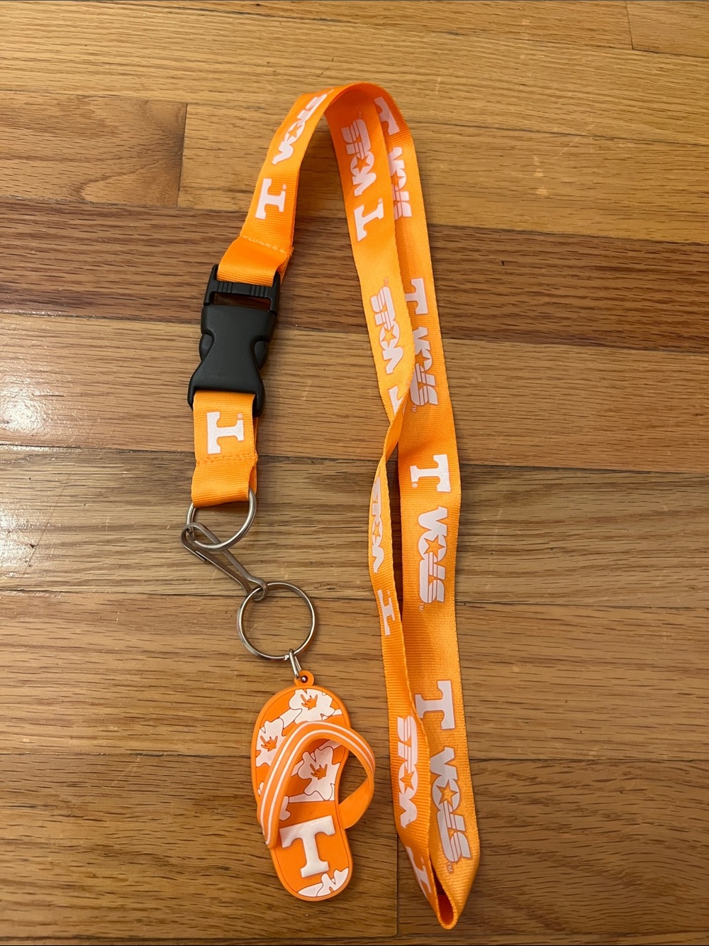 Tennessee Vols flip flop lanyard